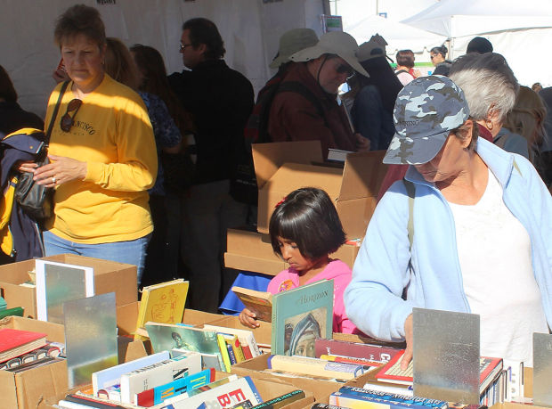 Al pueblo: Circo, Libros y Ciencia